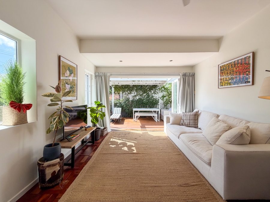 2 Bedroom Property for Sale in Oranjezicht Western Cape